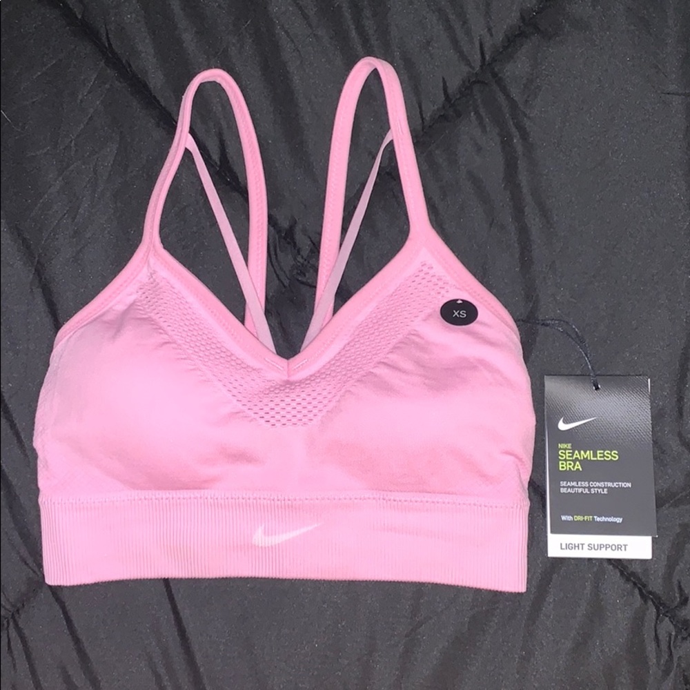 NWT Nike sports bra